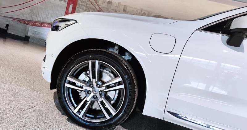 Volvo XC 60 cena 246600 przebieg: 74656, rok produkcji 2021 z Puck małe 781
